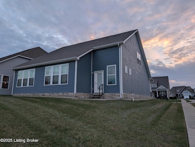 2861 Hamilton Springs Dr, Louisville, KY 40245 - photo 3