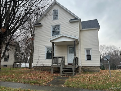 11 Genesee St E, Perry, NY 14530 - photo 2