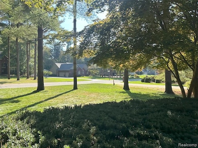 9112 Roger Scott Trail, Brighton, MI 48116 - photo 7