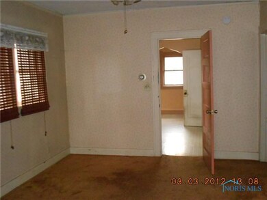2247 Georgetown Ave, Toledo, OH 43613 - photo 3