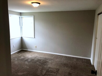 207 Ensenada Dr, Carpentersville, IL 60110 - photo 5