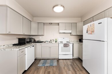 534 NW E St, Grants Pass, OR 97526 - photo 4