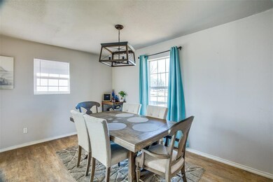 5748 Blackburn Dr, Joshua, TX 76058 - photo 5