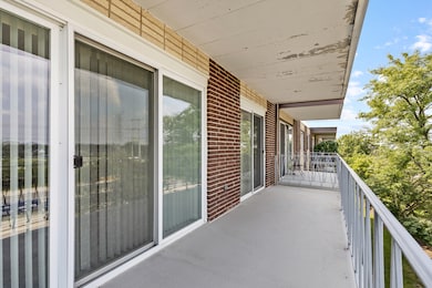 2900 Maple Ave unit 17E, Downers Grove, IL 60515 - photo 7