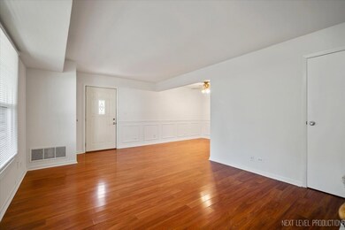 1340 N Glen Cir unit D, Aurora, IL 60506 - photo 7