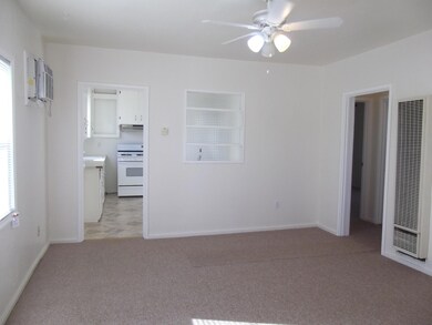 1405 3rd Living room (2)