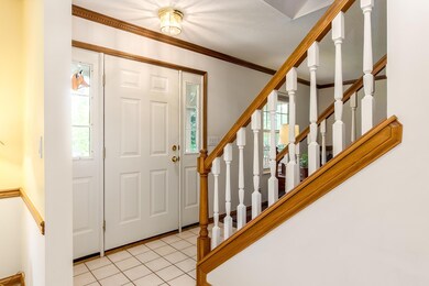 Entry with Crown Molding