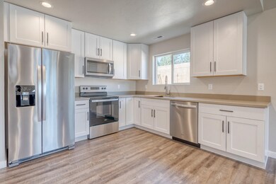 437 College Ave4