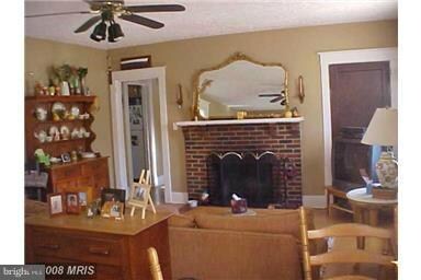 828 Chesapeake Ave, Annapolis, MD 21403 - photo 2