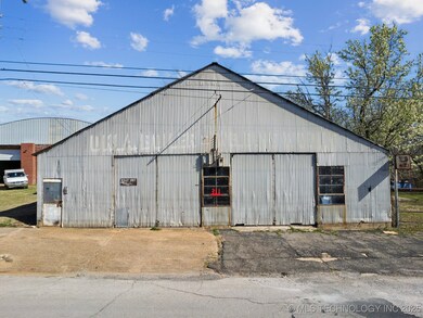 311 E 5th St, Okmulgee, OK 74447 - photo 6