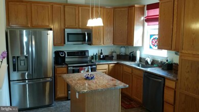 20858 Shamrock Glen Cir, Germantown, MD 20874 - photo 4