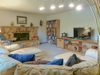 9008 Ridgeview Cir W, Tacoma, WA 98466 - photo 4