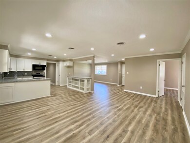 3404 Meadow Ln, Bay City, TX 77414 - photo 3