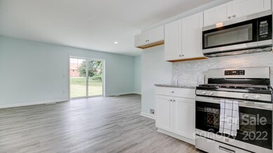 2304 Woodleaf Dr, Gastonia, NC 28052 - photo 4