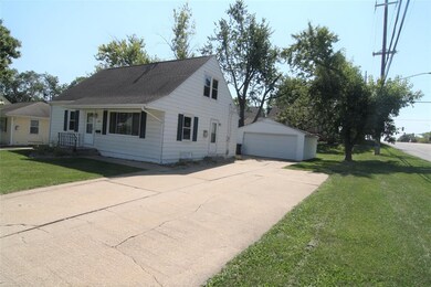 3321 H Ave NW, Cedar Rapids, IA 52405 - photo 2