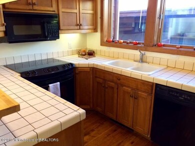 Keller - kitchen 4