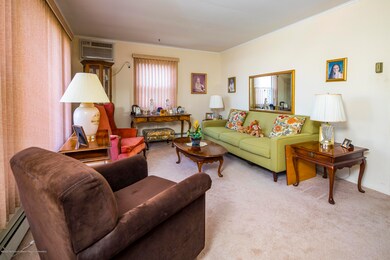 05_Living Room