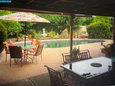 11241 Brookview Dr, Concord, CA 94520 - photo 2