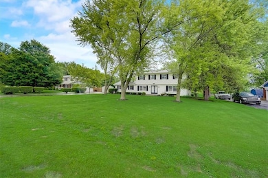 6127 Wexford Rd, Indianapolis, IN 46220 - photo 6