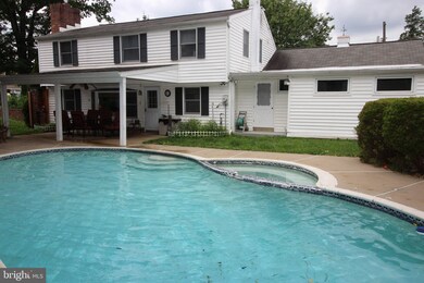 941 Woodbourne Dr, Southampton, PA 18966 - photo 4