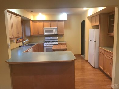 635 NE Irving Ave, Bend, OR 97701 - photo 2