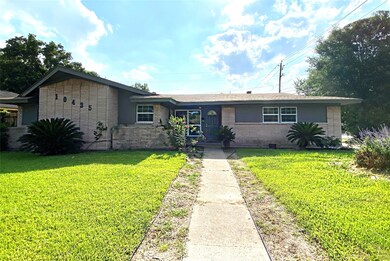 10435 Rockaway Dr, Houston, TX 77016 - photo 2