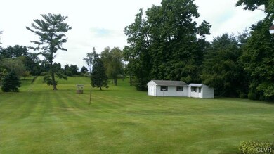 3484 Lanark Rd, Coopersburg, PA 18036 - photo 3