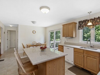 39 Lura Ln, Waltham, MA 02451 - photo 5
