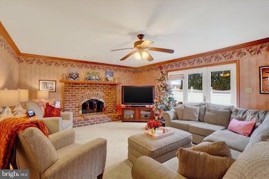 2035 Parkton Ln, York, PA 17408 - photo 2