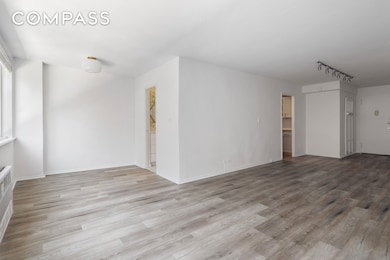 333 E 14th St unit 4N, New York, NY 10003 - photo 6