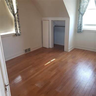 1617 C Ave NW, Cedar Rapids, IA 52405 - photo 4