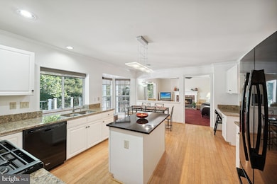 7 Stratford Garden Ct, Silver Spring, MD 20904 - photo 7