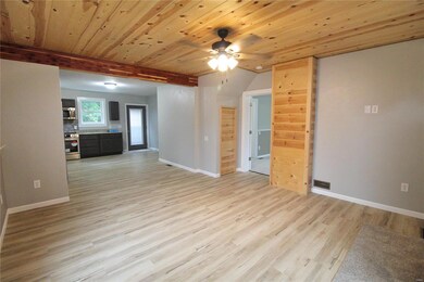 165 N 7th St, Sainte Genevieve, MO 63670 - photo 4