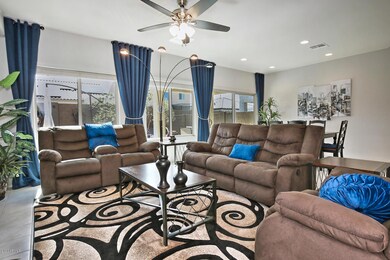 5715 W Autumn Vista Way-large-006-038-Li
