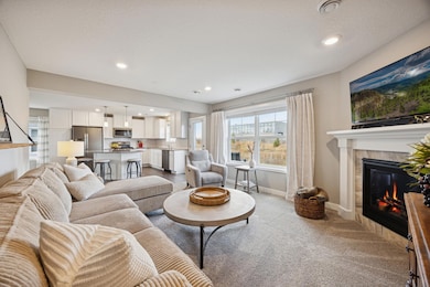 708 Locke Pointe Dr NE, Fridley, MN 55432 - photo 5