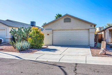2917 W Irma Ln-5