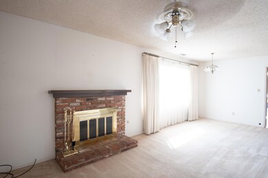760 Carmelita St, Porterville, CA 93257 - photo 5