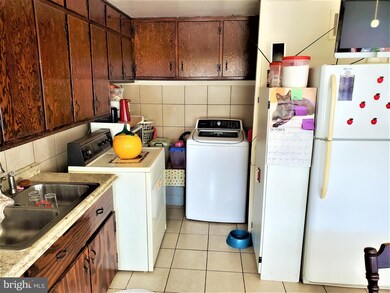 801 Regis Ct, Halethorpe, MD 21227 - photo 5