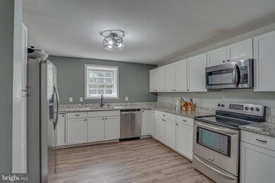 980 Summit Point Rd, Summit Point, WV 25446 - photo 7