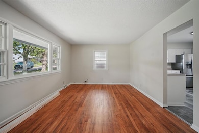 2407 E Tiffin Ave, Des Moines, IA 50317 - photo 4