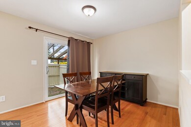 9307 Sparrow Valley Dr, Montgomery Village, MD 20886 - photo 5