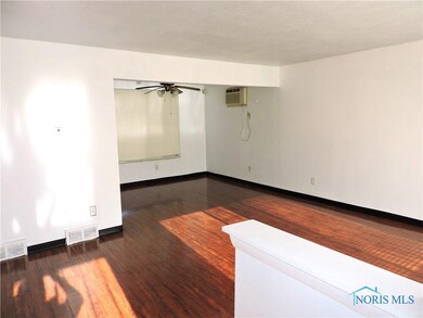 2211 Dahlia Cir, Toledo, OH 43611 - photo 2