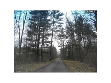 Come home to your private drive in North Royalton Ohio. Close to 77 and I71, Shopping and Top Rated Schools.