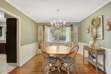 08-Dining Room