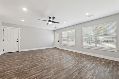 410 Cherry St, Whitesboro, TX 76273 - photo 5