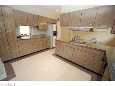 308 Desota Dr, Henrico, VA 23229 - photo 7