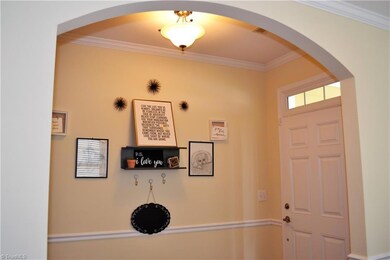 2476 Birch View Dr, High Point, NC 27265 - photo 4