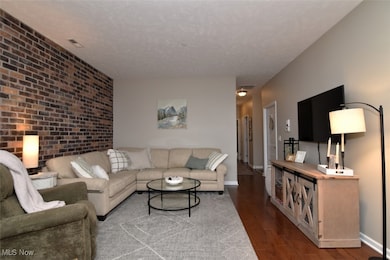 38091 Euclid Ave unit 301, Willoughby, OH 44094 - photo 3