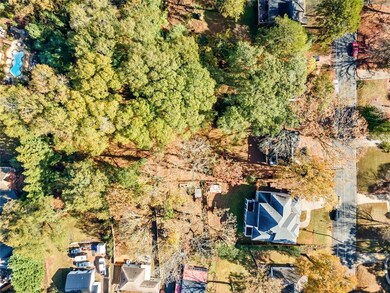 1047 Lanier Ave, Gainesville, GA 30501 - photo 5