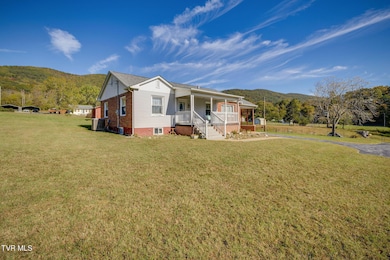 185 Banjo Dr, Hiltons, VA 24258 - photo 2